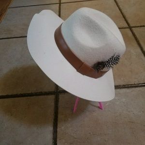 Cream Felt Fedora Chico's